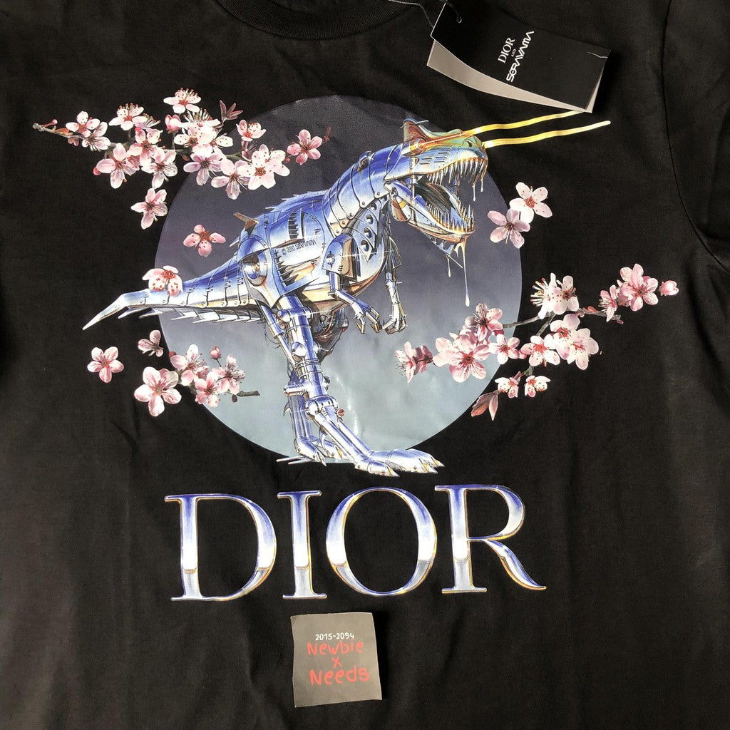 DIOR SORAYAMA DINOSAUR TEE / KAOS DIOR SORAYAMA DINOSAUR â newbie-x-needs